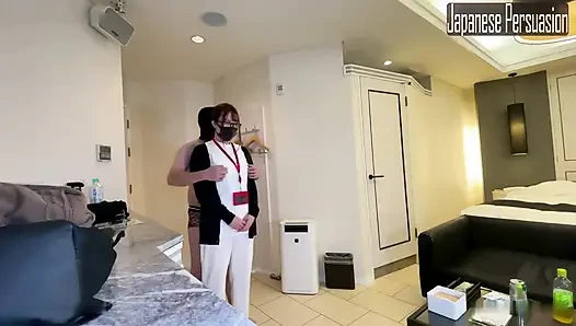 Ünlü gyaru hemşire hastanede, derin gırtlak zevki tekrarlanan doruğa ve dölleme bitirmeye yol açıyor