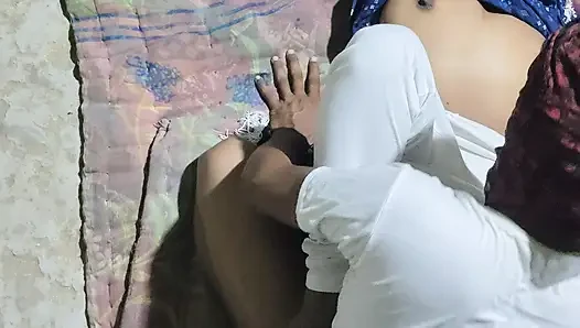20 year old hot girl comes to as soon as she wants to