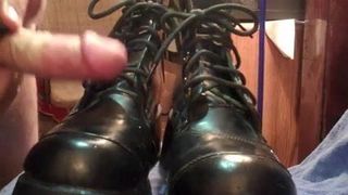 Cum On Boots4 (Bootlker)