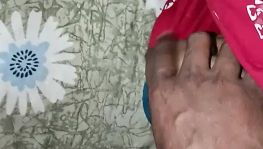 Bibi Ki делает массаж тела