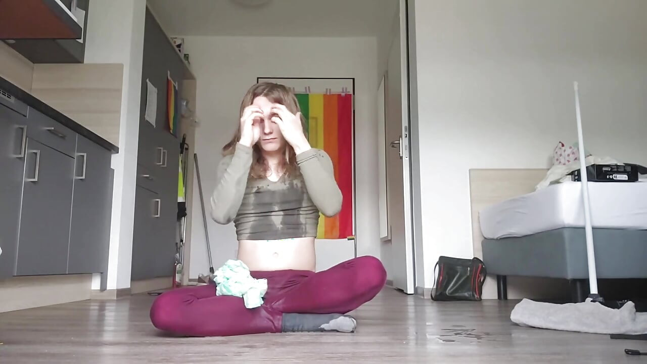 Kencing lagi dalam bingkap yang sama