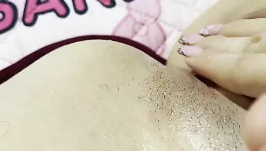 Gelangweilt zu Hause beim Spielen mit meinem