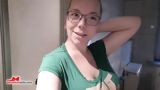 Vielfältige Amateur Compilation mit Hot Oral- und Gruppenszenen