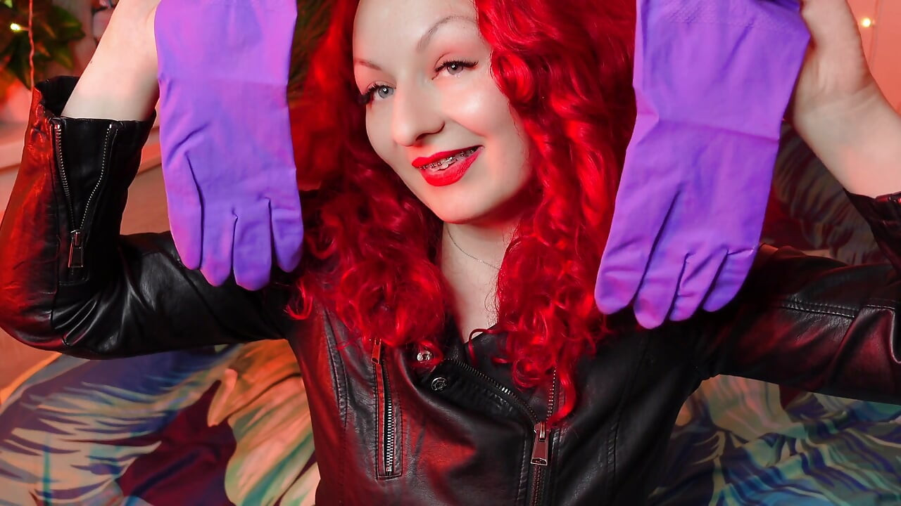 ASMR sounding: kitchen rubber gloves fetish