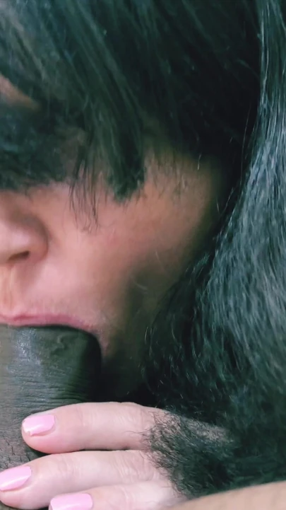 Hot Milf Gives Delicious Cock Sucking In Exchange | Clip 2
