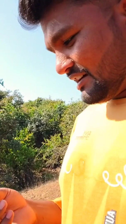 Ladki hmko jangle me mili, vah subah subah gav ke najdiki jangle me bathroom karne aai thi - Indian bhabhi hot xxx… | Clip 1