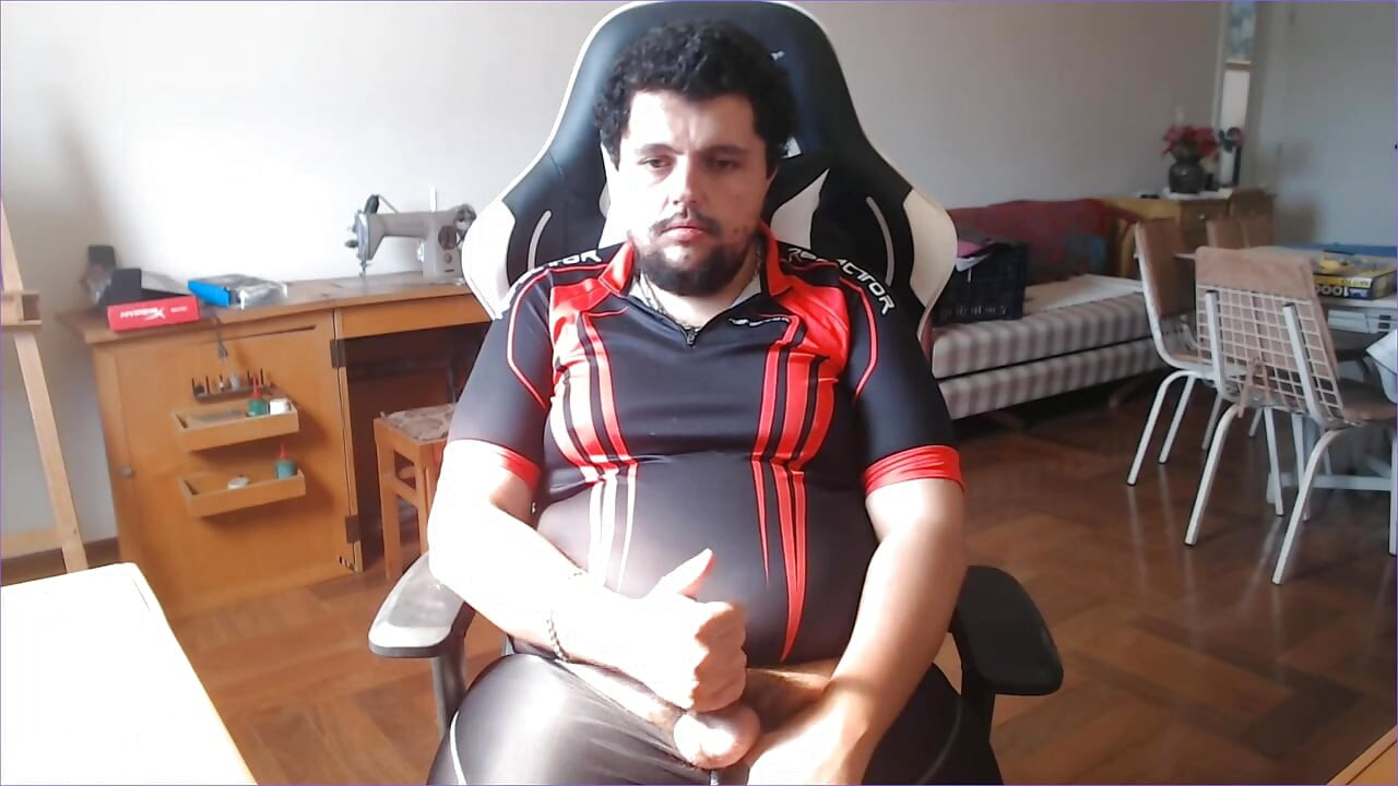 I need a very hot girlfriend