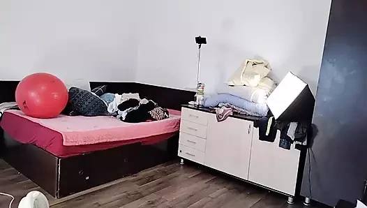Cutting porn video – Amateur Wife Has Fun Trying on Clothes and Cutting.
