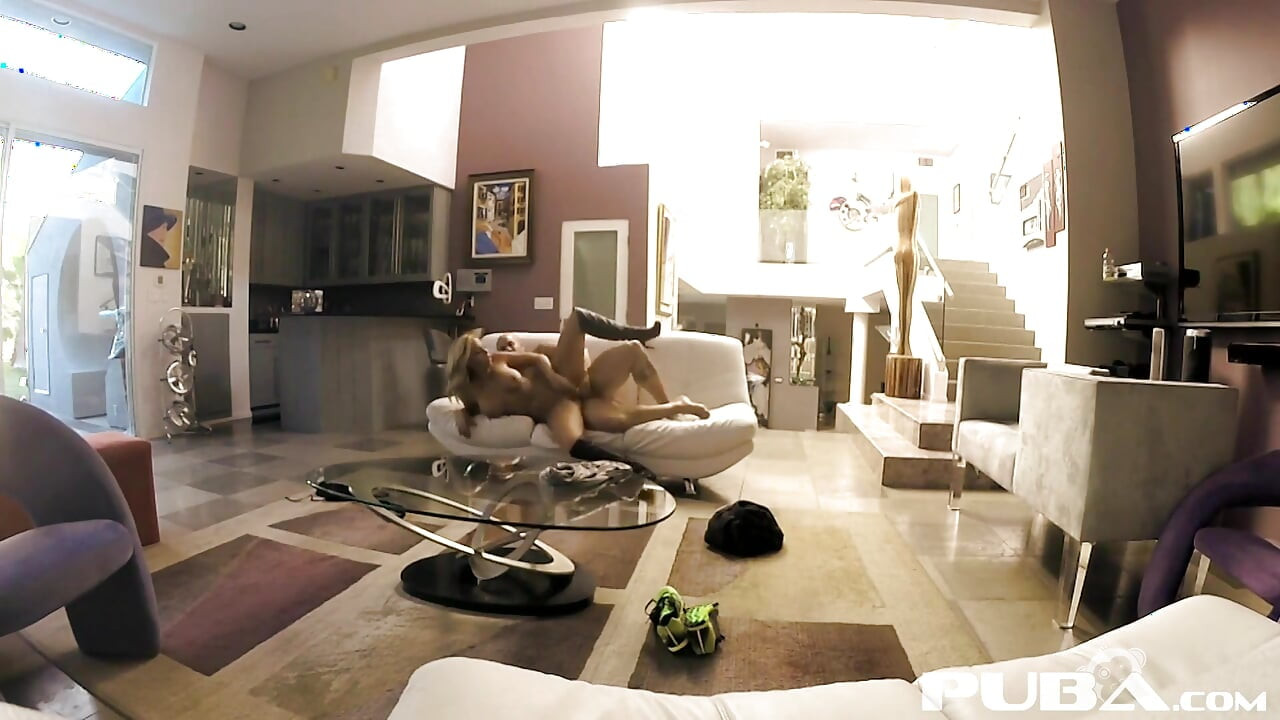 Câmera pega fodendo com Olivia e Derrick