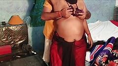 Apsaramaami - femme de ménage - baise en gémissant - serrer des seins sexy - se fait baiser