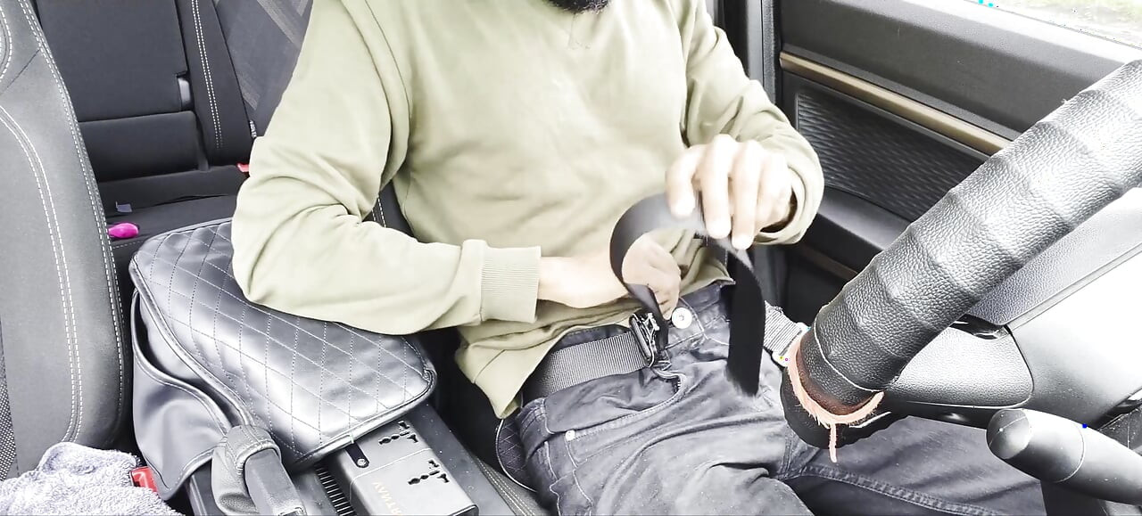 I Caught My Driver Masturbating in Car Turns Into Ass Fuck