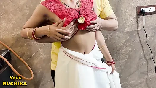 Ruchika Ne Rent ke Badle Choot Dena Sahi Samjha..