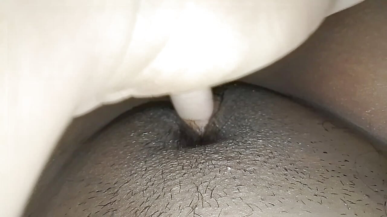 La femme ne peut pas résister à l’envie