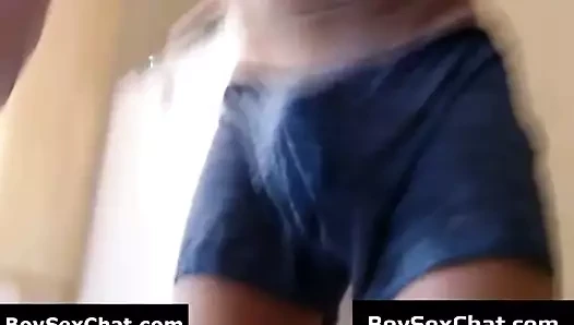 Kaslı dostum gösterilen onun büyük sert horoz