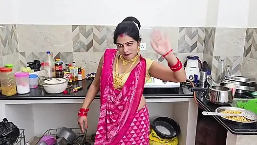 Boss Ne Bhabhi Ko Pramotion dene Ke Bahane Bulaya Apne Room Me Hardcore Sex