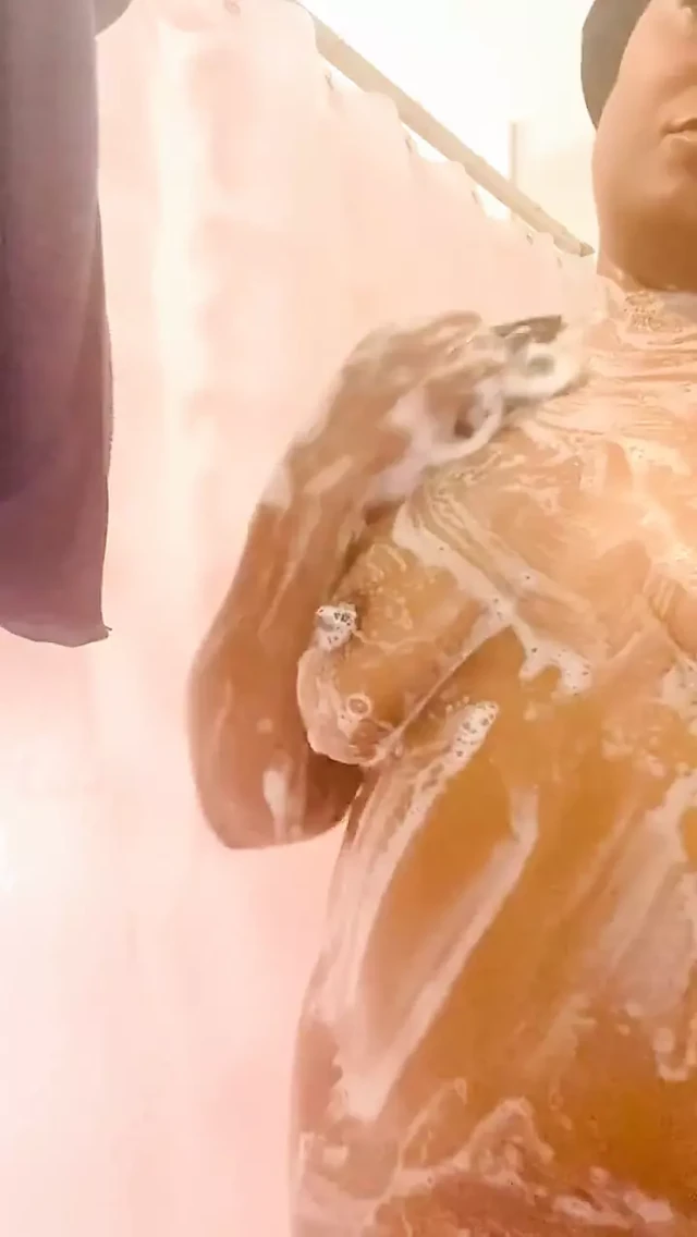 Come Take a Shower with Peachy