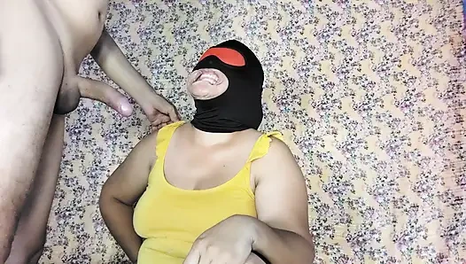 Blowjob yang indah, dia mengisap pelerku