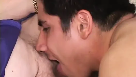 Alt und jung, schwanzlutschen und muschi ficken