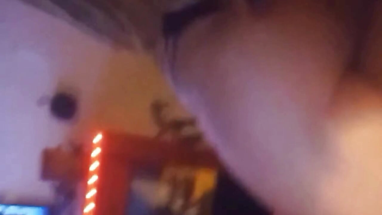 POV 漁網口交 業餘深喉幻想 性感漁網口交 POV口交，口 娘娘腔Molly Jade激烈POV口交