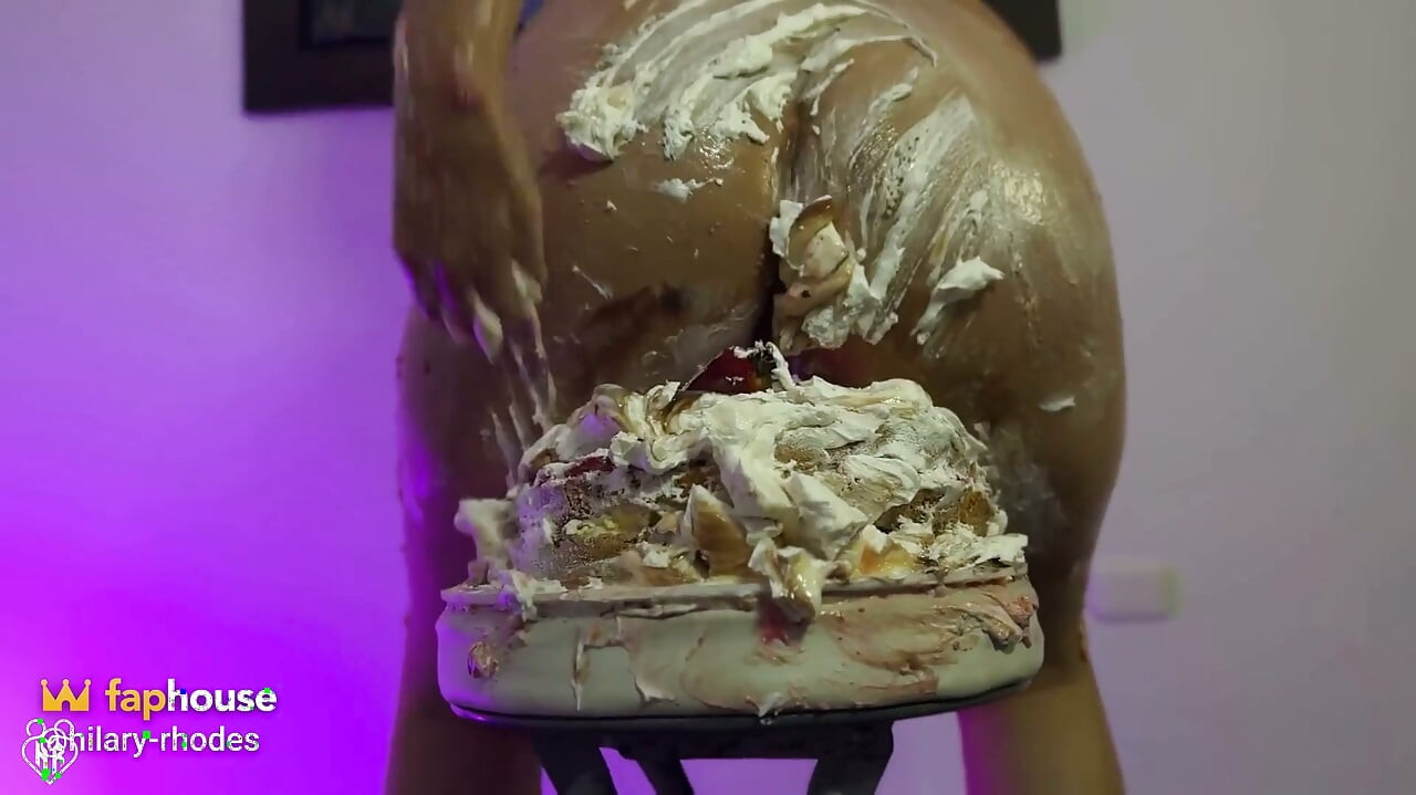I Made a Mess of My Pussy with My Birthday Cake