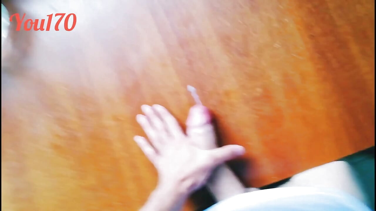 Pilihan orgasme terangsang, pancutan mani, banyak sperma, batang besar memancut berkali-kali, lelaki itu merintih