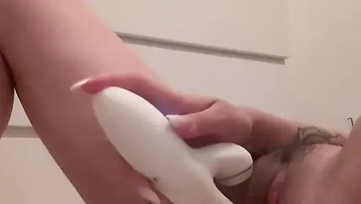 Hairy amateur masturbating with a satisfyer