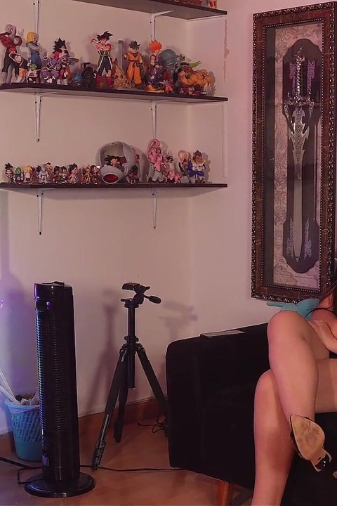 I Fuck My Girlfriend's Best Friend While She Plays Fornite, She Swallows My Cum