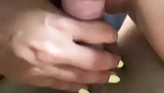 Orta yaşlı seksi kadın yarağımla mastürbasyon yapıyor