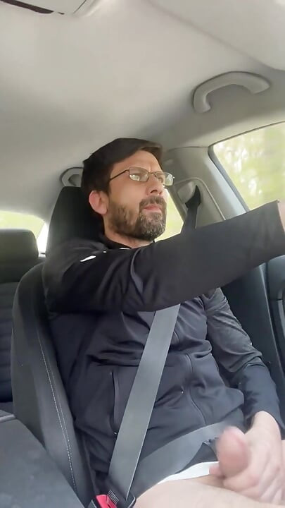 Ella no podía esperar - milf mamada y paja mientras conduce - sexo en el coche público Kingyordanov
