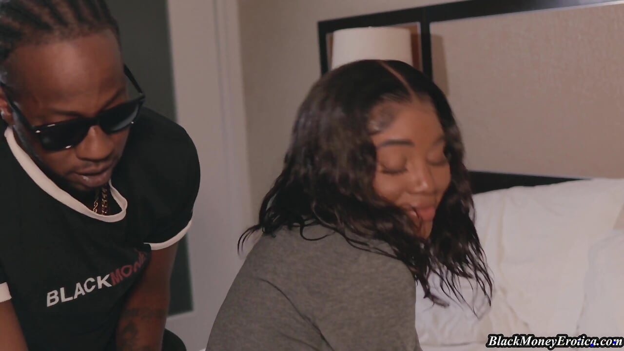 Ebony Jordyn falls bouncing her fat ass on sum BBC