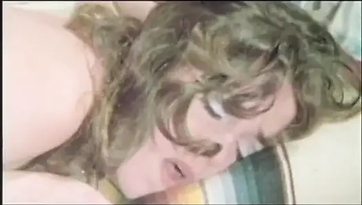 Si cewek jalang ini lagi ngentot kontol besar john holmes sampai merem deh