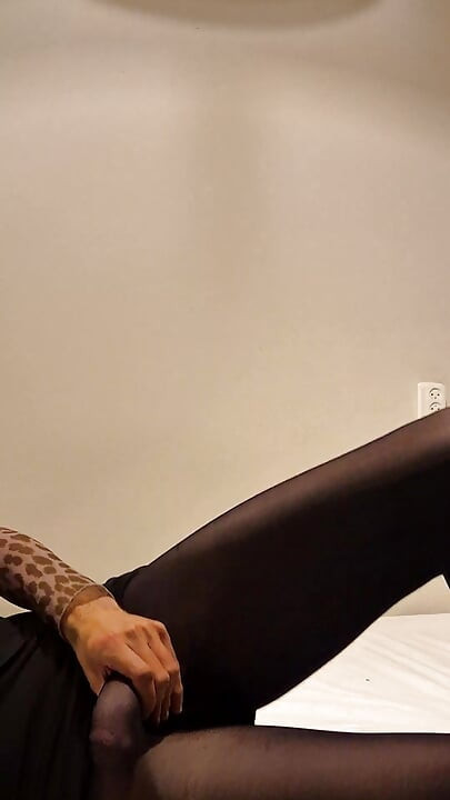 Masturbasi panas stoking crossdresser