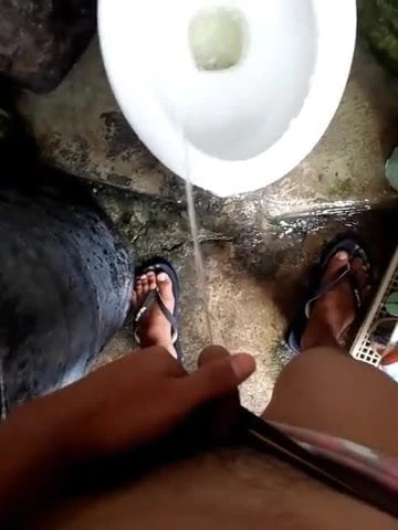 elle pisse ma ladyboy