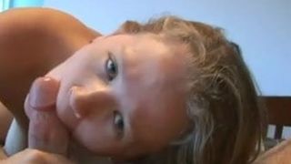 Секс с симпатичной блондинкой в ​​любительском видео