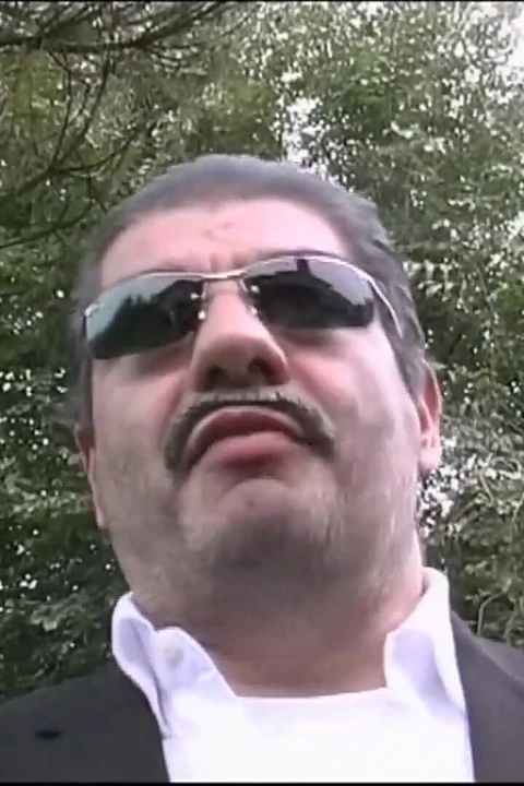 与奴隶荡妇的户外群交吮吸大鸡巴和舔舐热阴户