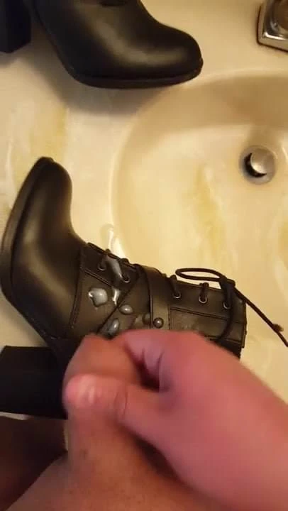 Played, fucked, cummed boots.