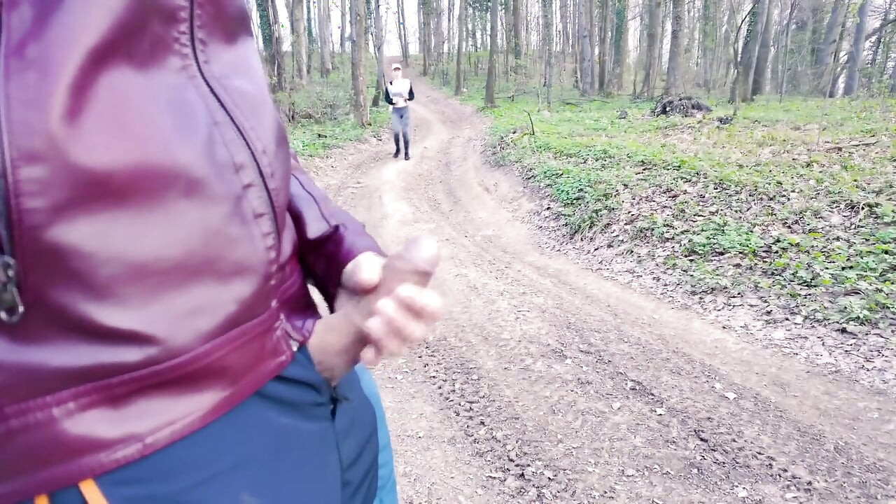Незнайомець накинувся на товстий член