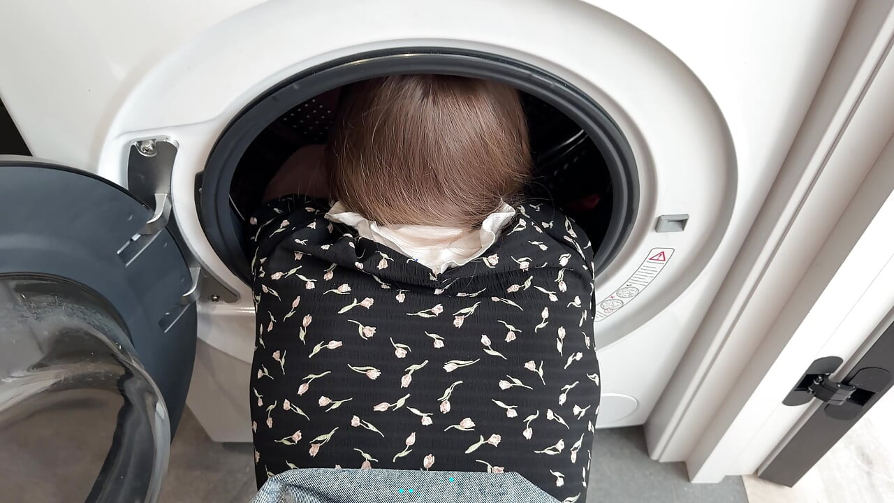 IMAGINE, I'M STUCK IN THE WASHING MACHINE! I fucked my stepsister in the washing machine