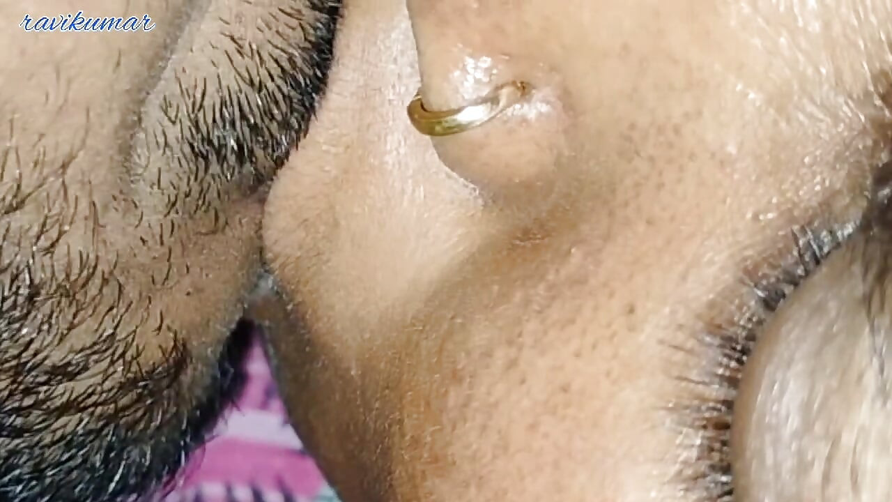 Raat Me Chupke Se Aunty ji Ki Gand Maar Li Chumma Lekar