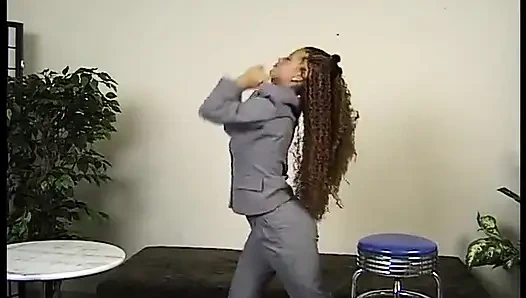 Gadis panas menelanjangi dan masturbasi untuk kita