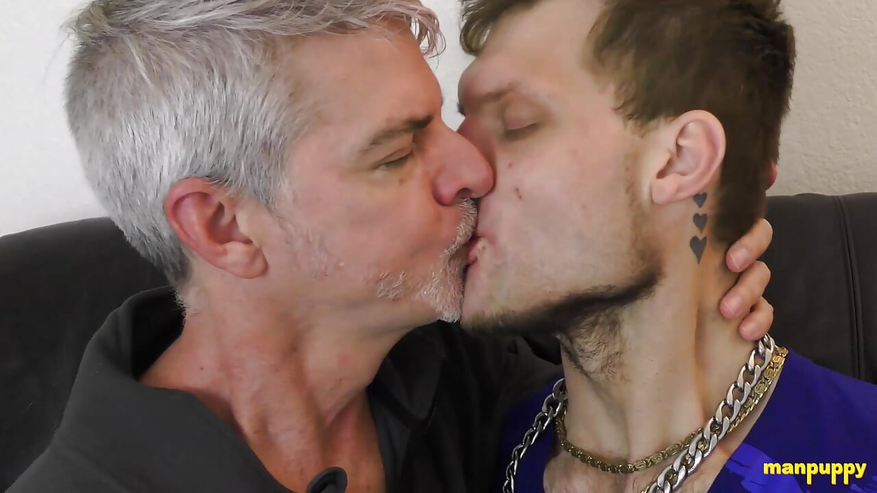ManPuppy: Richard Lennox i Jake Skittles proždrljivo se ljube