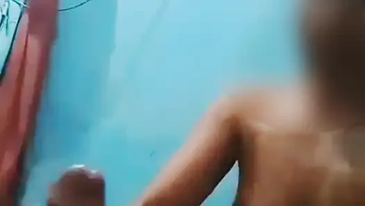 Menantu dan mertua melakukan hubungan seksual