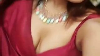 Deshi Freundin heißes Video im Café