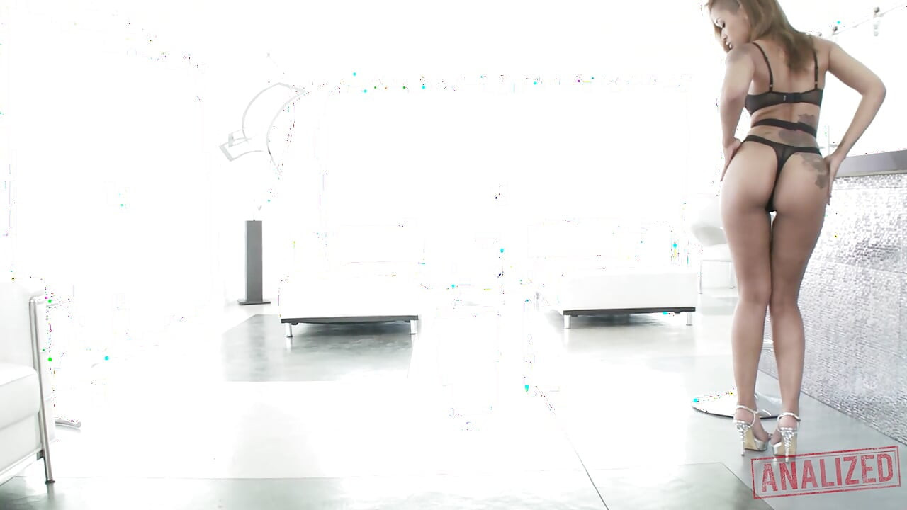 Flexibilní tělo Skin Diamond smyslně ošukané Jamesem Deenem