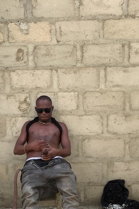 我的小乌木婊子在一座无法建成的建筑里被干