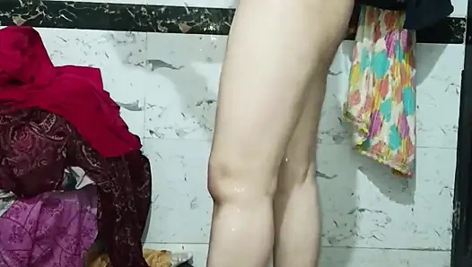 Priya Bhabi Hot Body Show