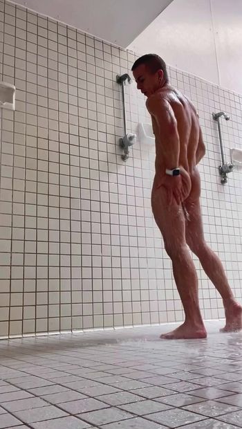 Lass uns zusammen duschen