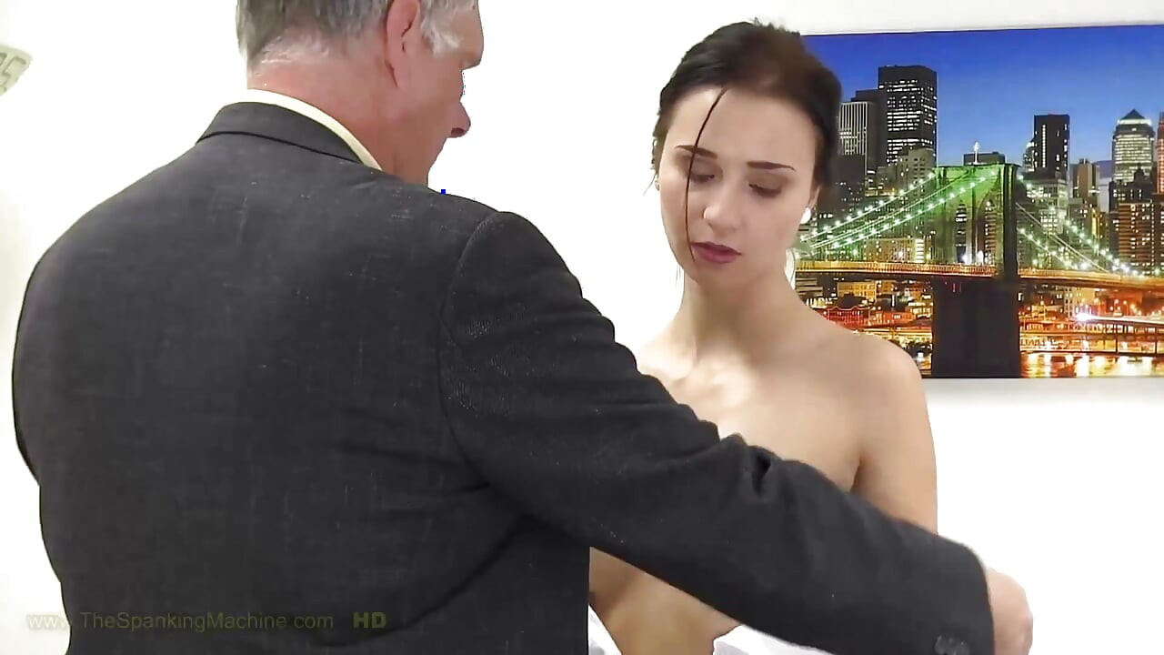 Chelsy şaplak makinesi - göt kırbaçlama