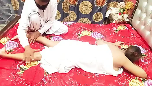 Masaj zamanı Bhiya ny Gand mai Lund Dal k Bohat Maza Diya Mery Moty Göğüsler Daba Daba Dhood Nikal Diya Hintçe Ses Xxxxx Seks