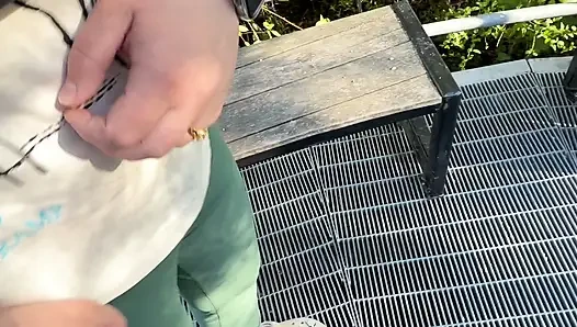 I met this Russian girl in a public park , And no resistance to play her a bit